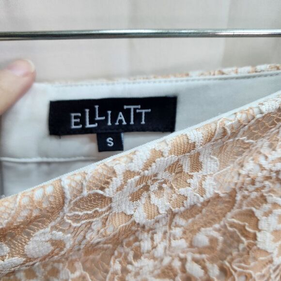 Elliatt Mood Peach Lace Pencil Skirt Size Small - Picture 8 of 15
